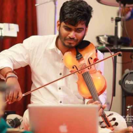 Vivek Prabhakar Violin trainer in Kochi