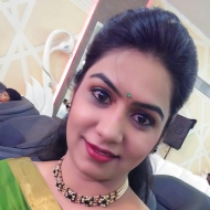 Vrushali G. Makeup trainer in Pune